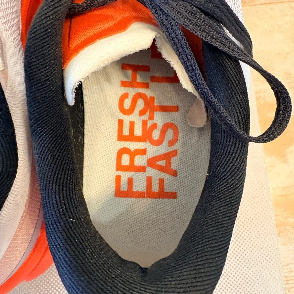 On Running Cloudmonster Hyper - White and Orange - Picture 6 of 9